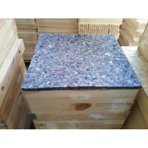Izolație stup, din pâslă, dimensiuni: 490x490mm (stup 12 rame)